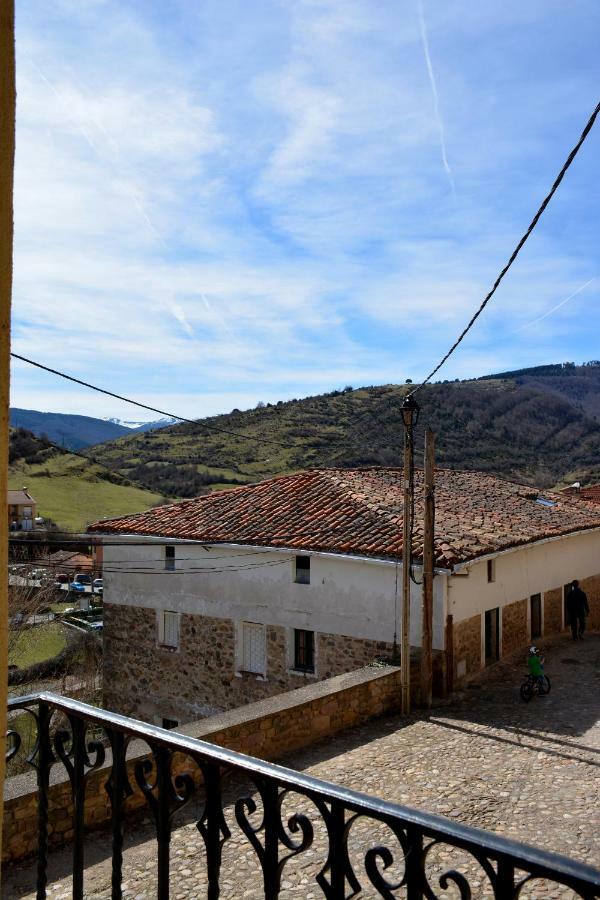 Posada Hoyos De Iregua บีโญสลาดา เด กาเมรอส ภายนอก รูปภาพ